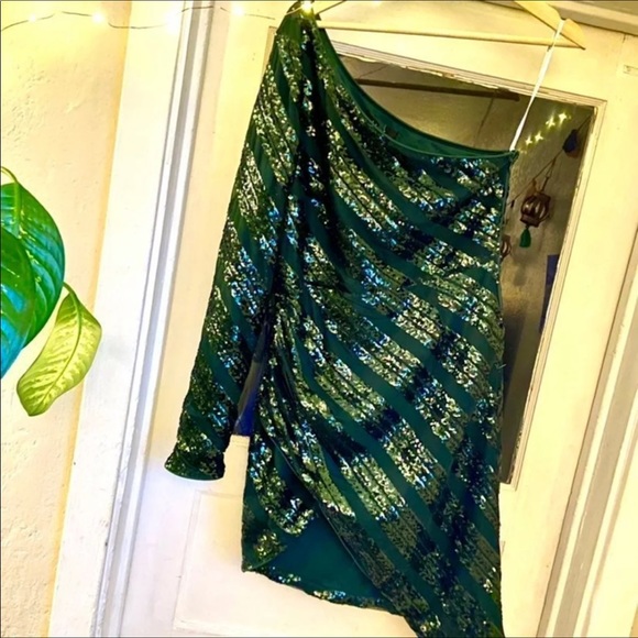 LULUS SEQUINS DRESS - Picture 5 of 10